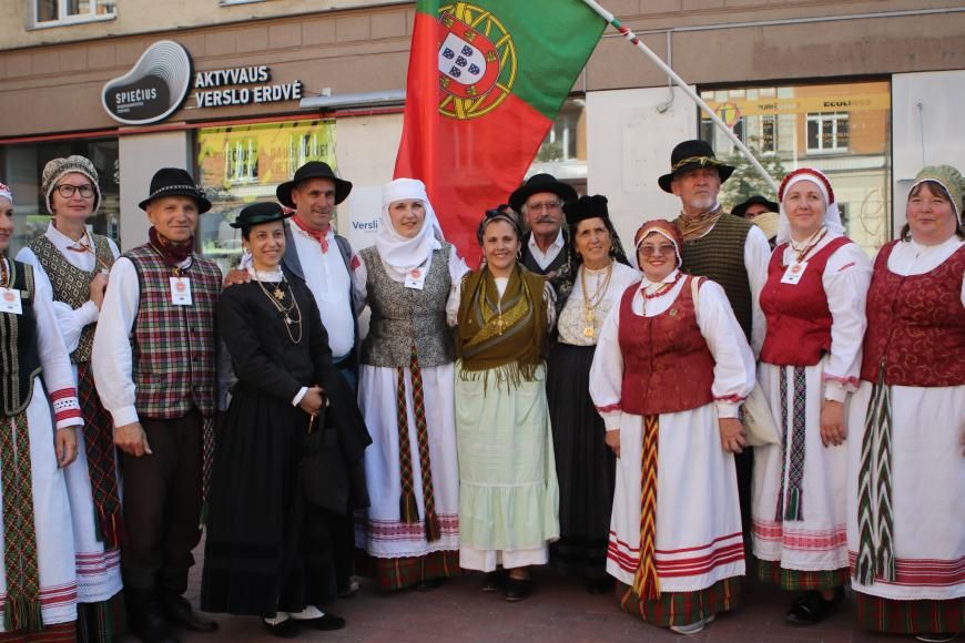 Rancho Tipico da Amorosa brilha no Festival Internacional de Folclore "Flower of the Sun"