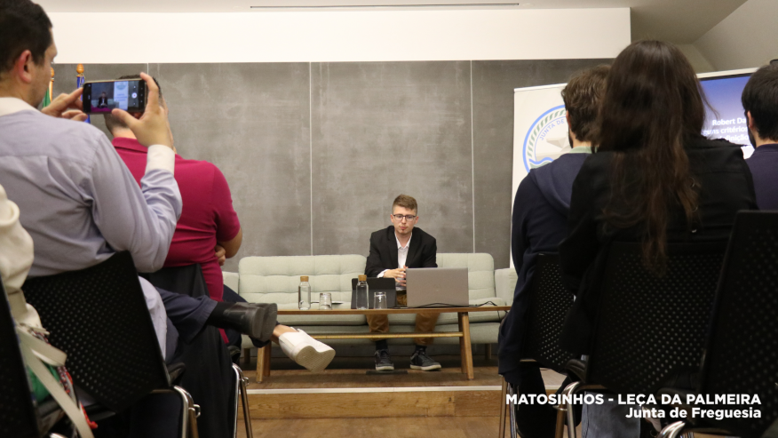 Tertulia “50 Anos de Democracia: Perspetiva e Problemas”